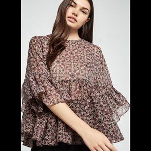 BCBGeneration 🌸Ruffle Top (r22)